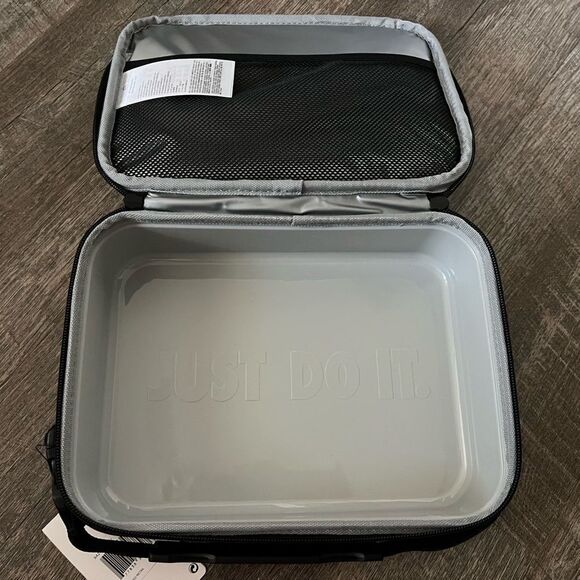 Nike Hard Shell Lunchbox - Picture 8 of 8